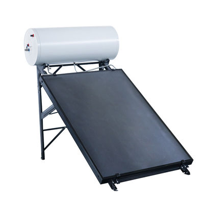 Solarwasserbereiter mit Solarkollektor mit Flachplatte